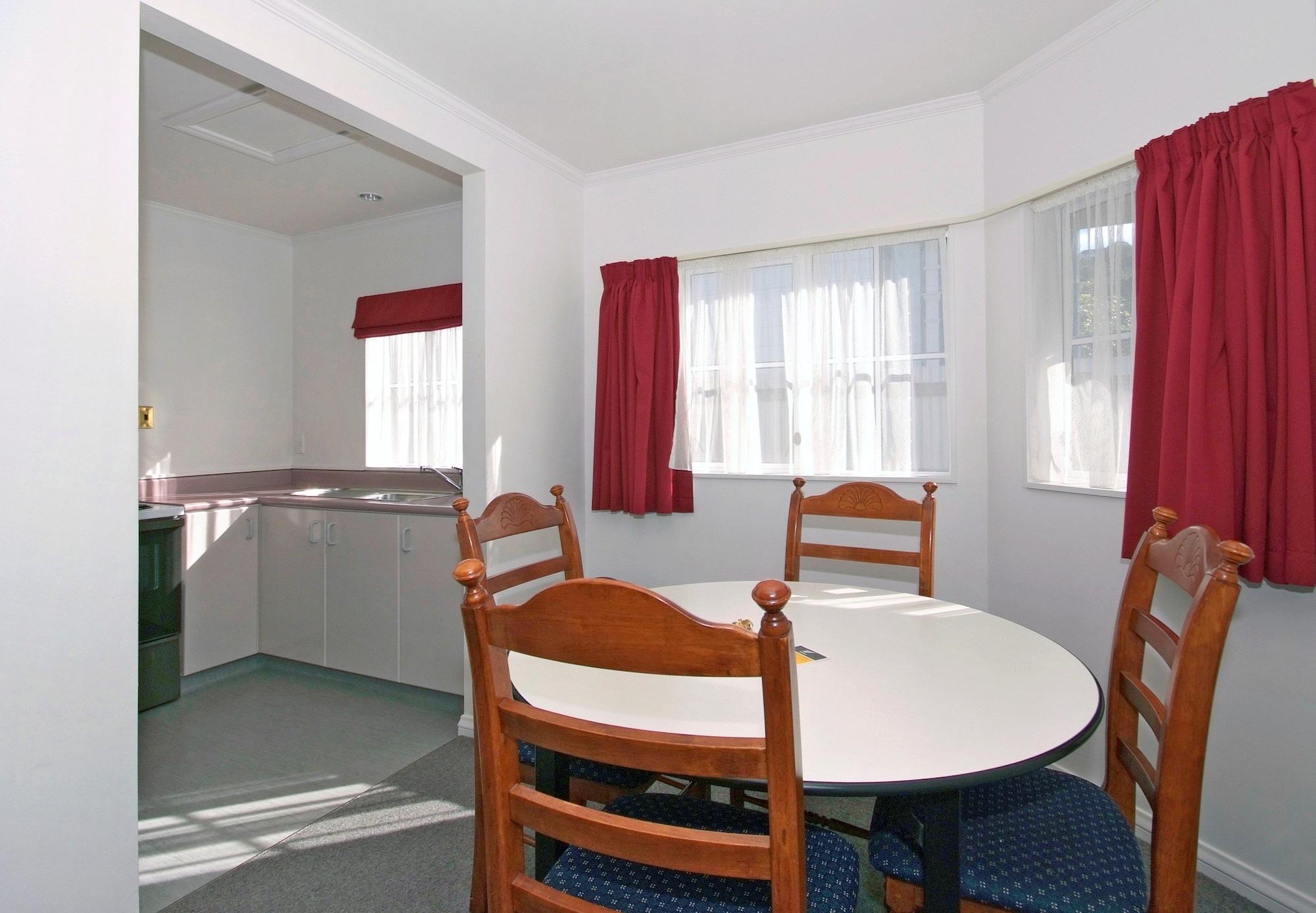 Settlers Motor Lodge โลเวอร์ฮัท ภายนอก รูปภาพ