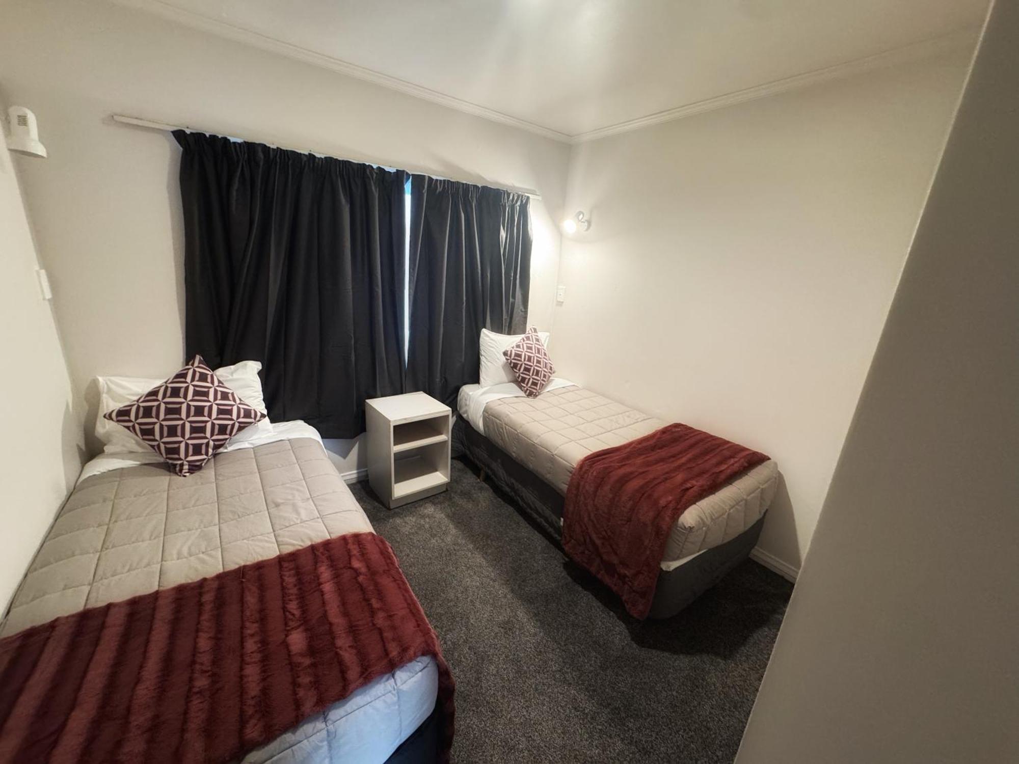 Settlers Motor Lodge โลเวอร์ฮัท ภายนอก รูปภาพ